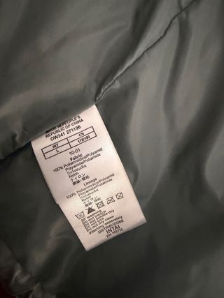 Chaleco acolchado EA7 Emporio Armani plateado