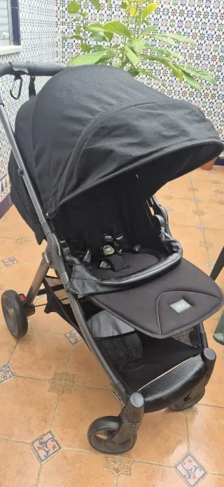 Carrito de paseo negro bebé marca mamas&papas