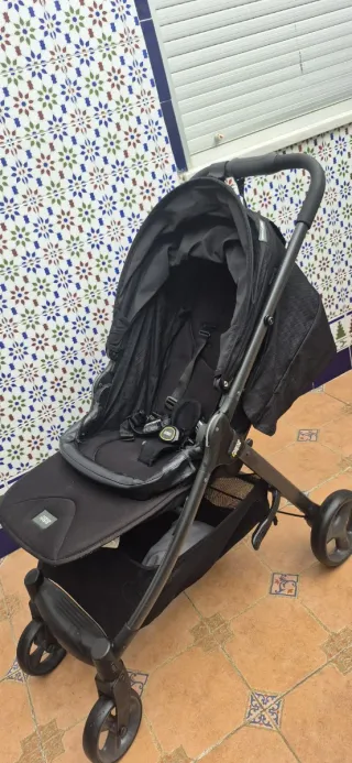 Carrito de paseo negro bebé marca mamas&papas