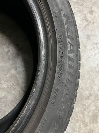 Neumáticos 235/45 R17 97Y