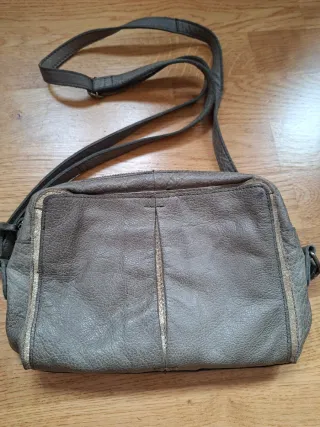 Bolso de piel verde caqui Pieces