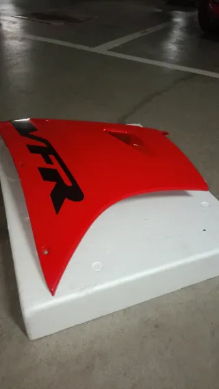 Carenado Derecho VFR750 Rojo