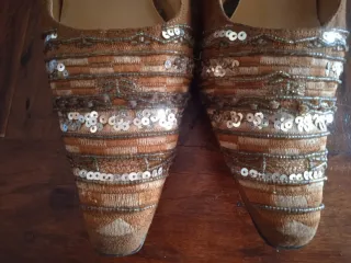 Zapatos Benini Marrones y Dorados con Lentejuelas
