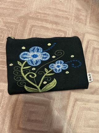 Monedero B&G bordado flores azul