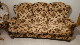 Sofá y 2 sillones antiguos floral