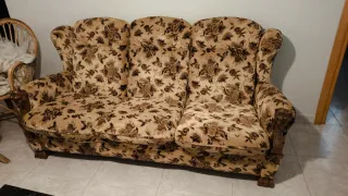 Sofá y 2 sillones antiguos floral