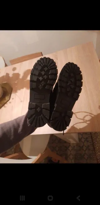 Zapatos Zara con flecos talla 41, buen estado.