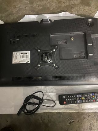 Samsung TV 24 Negra no tiene el pie