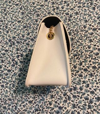 Borsetta Vinbagge bianca con tracolla oro