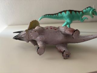 Pareja dinosaurios de juguete