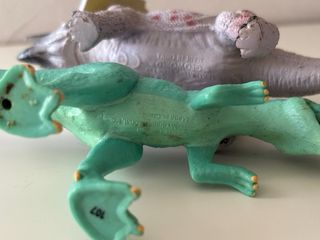 Pareja dinosaurios de juguete