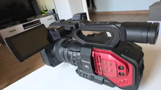 Cámara Profesional Panasonic AG-DVX200 Roja