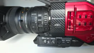 Cámara Profesional Panasonic AG-DVX200 Roja
