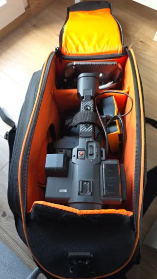 Cámara Profesional Panasonic AG-DVX200 Roja