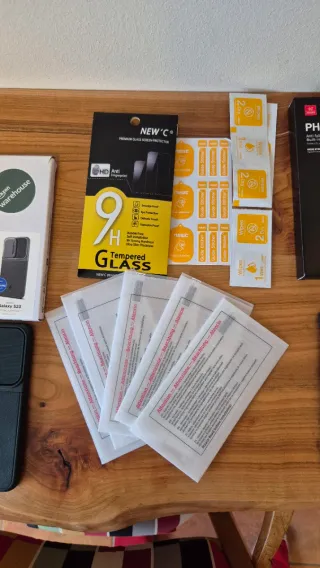 Fundas Spigen Samsung S23 y Protectores pantalla