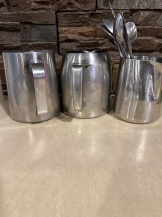 Jarras de hostelería metálicas