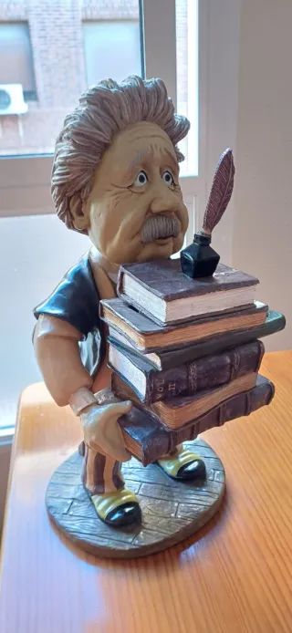 Estatua Albert Einstein Peter Mook Disney