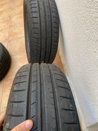 Neumáticos 185/60 R15 seminuevos