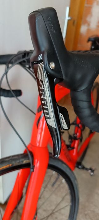 Bicicleta de Carretera Roja Specialized