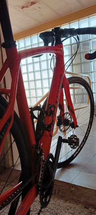 Bicicleta de Carretera Roja Specialized