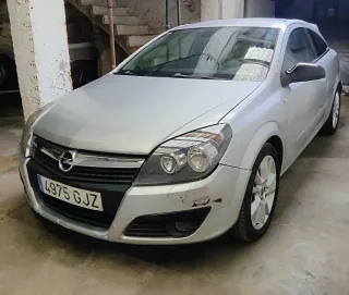 Opel Astra GTC Sport 1.9 CDti 120