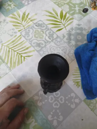 Cántaro de madera decorado