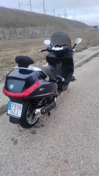 Piaggio X Evo 400cc Maxi Scooter con 16000 kilómet