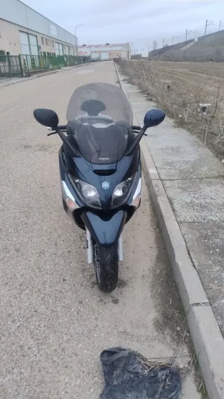 Piaggio X Evo 400cc Maxi Scooter con 16000 kilómet