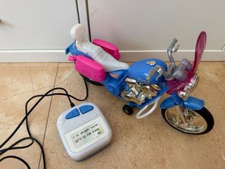 Moto Barbie Azul con Accesorios
