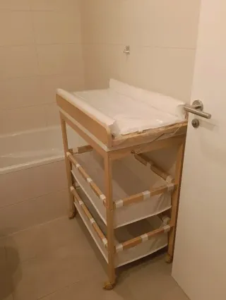 Bañera cambiador bebé madera natural