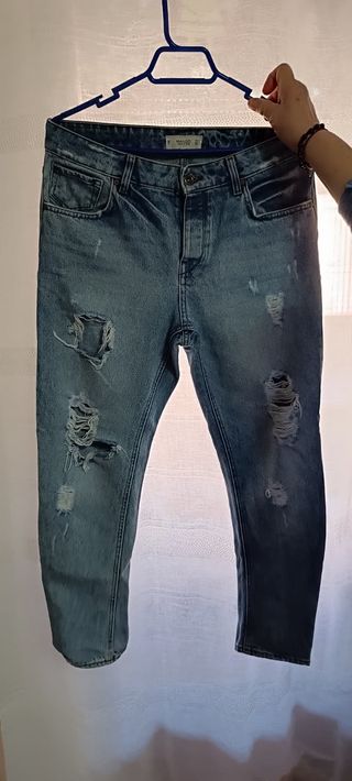 Pantalón vaquero Mango desgastado
