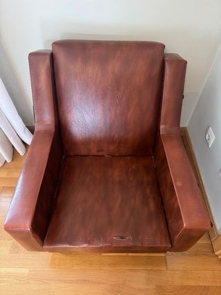 Butaca de piel sintética marrón