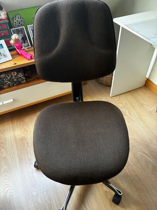 Silla de escritorio marrón regulable