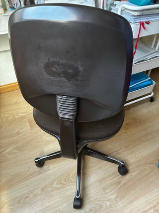 Silla de escritorio marrón regulable