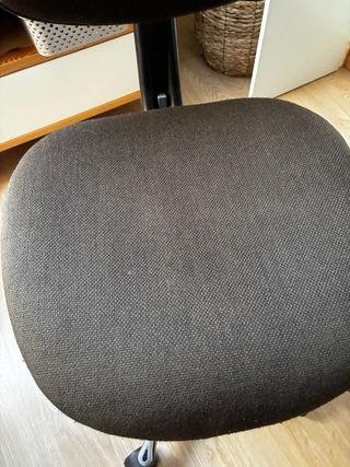 Silla de escritorio marrón regulable