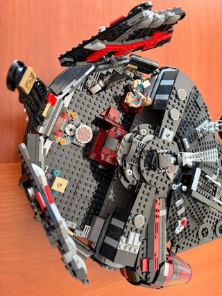 Halcon Milenario Negro tipo Lego con Figuras