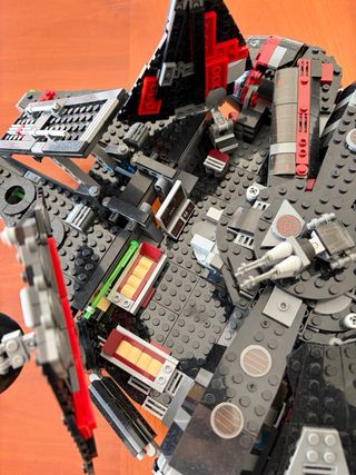 Halcon Milenario Negro tipo Lego con Figuras