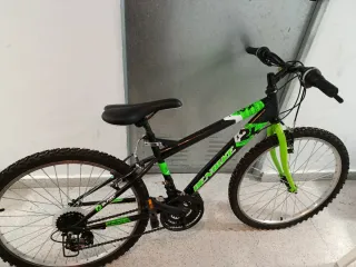 Bicicleta junior 24 verde y negra