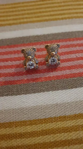 Pendientes Oso Chapados en Oro con Caja