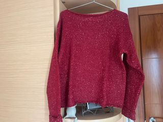 Jersey rojo con detalles blancos