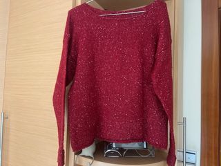 Jersey rojo con detalles blancos