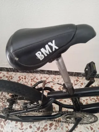 Bicicleta BMX Negra