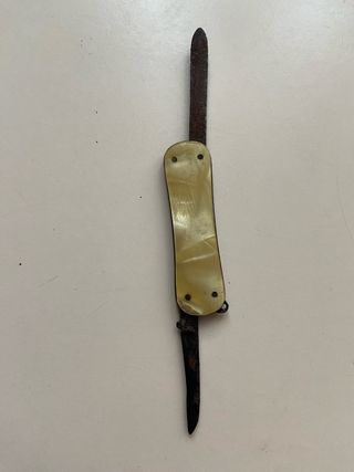 Coltellino Olivetti da collezione in madreperla