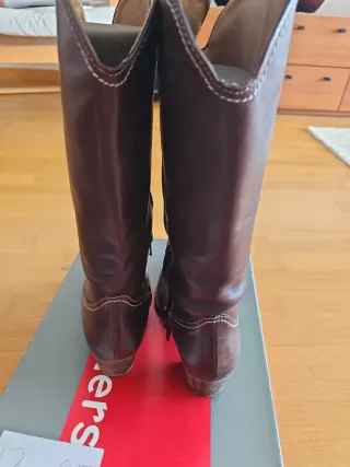 Botas de piel Wonders talla 39