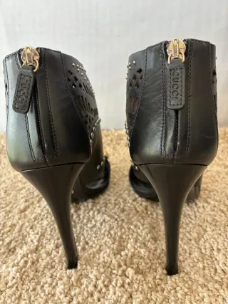 Sandalias Gucci Botín Negro con Piedras