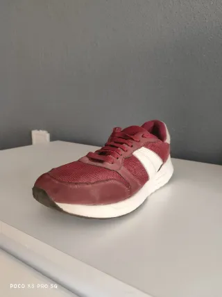 Zapatillas deportivas rojas