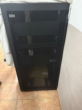 Servidor IBM + rack IBM