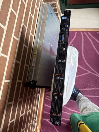 Servidor IBM + rack IBM