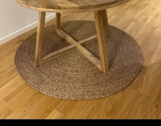 Alfombra redonda de yute beige y marrón