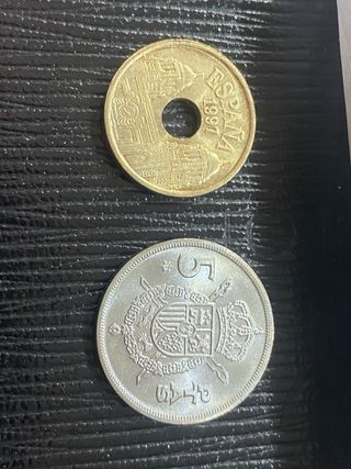 40 monedas 25 pesetas 1997 y 49 de 5 pesetas 1975